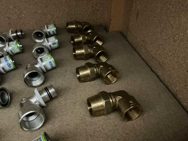 Partij installatiemateriaal (69x) - afbeelding 8 van  9