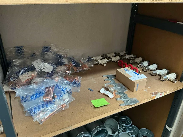 Partij installatiemateriaal (69x) - afbeelding 1 van  8