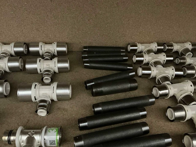 Partij installatiemateriaal (72x) - afbeelding 4 van  9