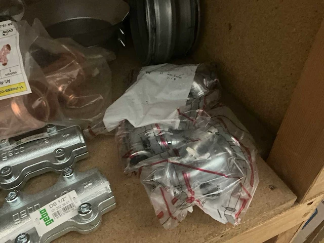 Partij installatiemateriaal (75x) - afbeelding 2 van  12