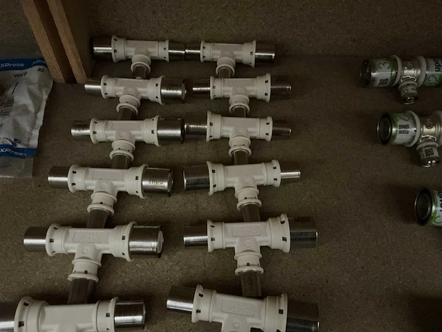Partij installatiemateriaal (76x) - afbeelding 5 van  11
