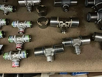 Partij installatiemateriaal (76x) - afbeelding 8 van  11