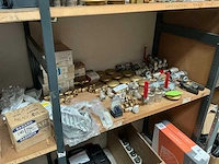 Partij installatiemateriaal (81x) - afbeelding 1 van  11