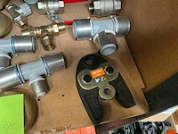 Partij installatiemateriaal (81x) - afbeelding 7 van  11