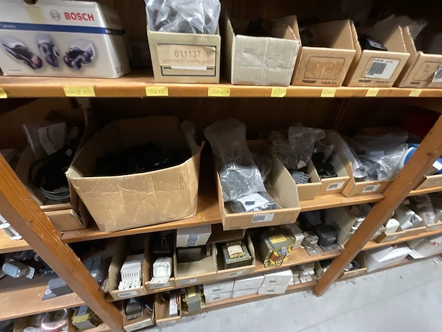 Partij installatiemateriaal (c) - afbeelding 3 van  24