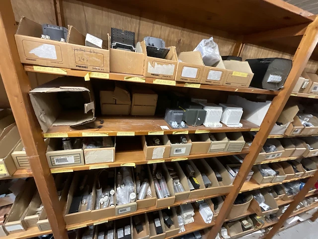 Partij installatiemateriaal (c) - afbeelding 6 van  24