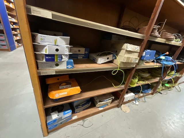Partij installatiemateriaal (c) - afbeelding 16 van  24