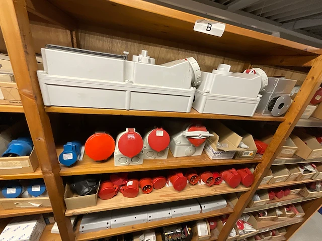 Partij installatiemateriaal (c) - afbeelding 23 van  24