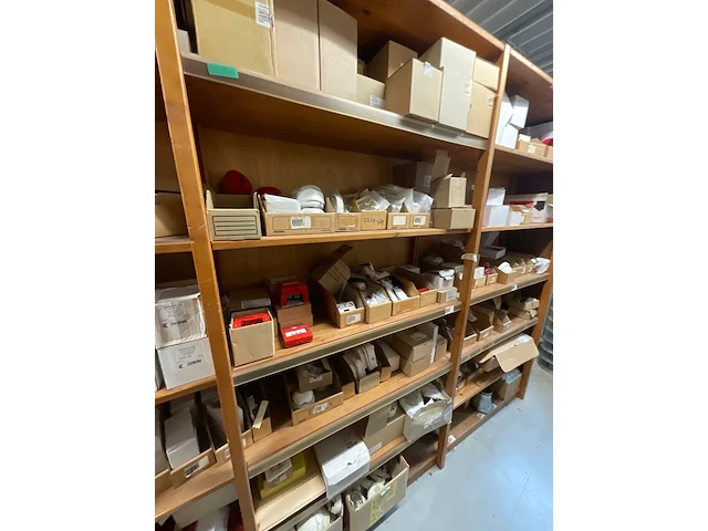 Partij installatiemateriaal (c) - afbeelding 7 van  43