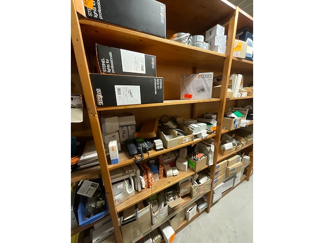 Partij installatiemateriaal (c) - afbeelding 10 van  43