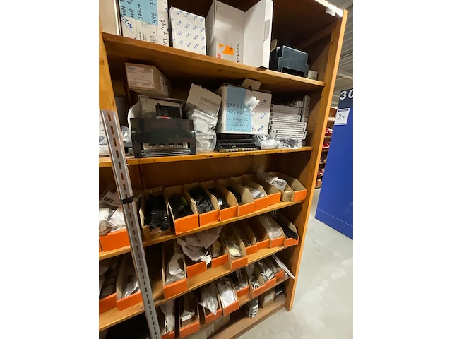 Partij installatiemateriaal (c) - afbeelding 13 van  43