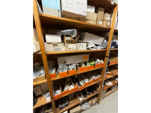 Partij installatiemateriaal (c) - afbeelding 14 van  43