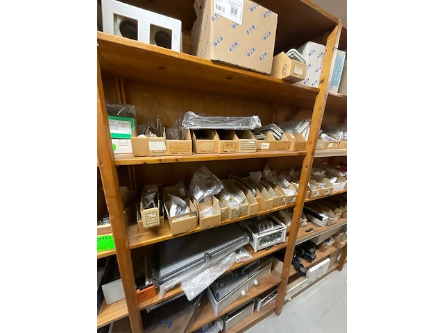 Partij installatiemateriaal (c) - afbeelding 17 van  43