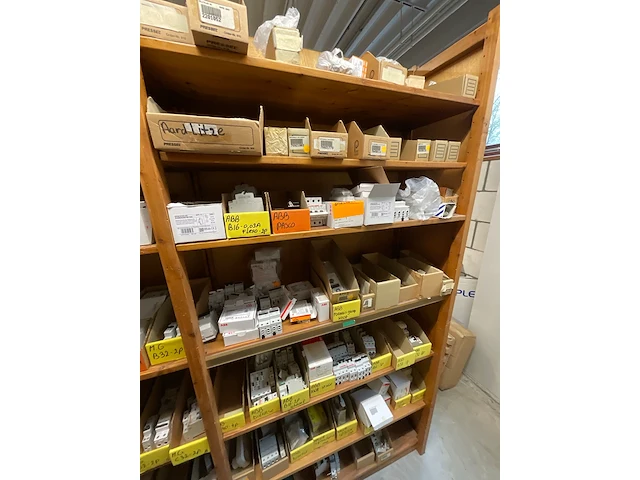 Partij installatiemateriaal (c) - afbeelding 19 van  43