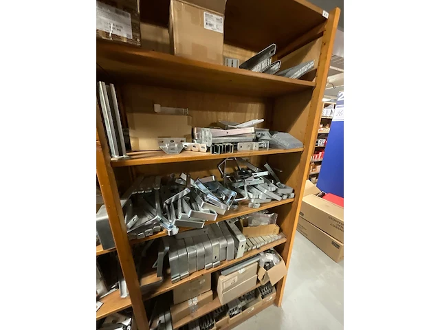 Partij installatiemateriaal (c) - afbeelding 26 van  43