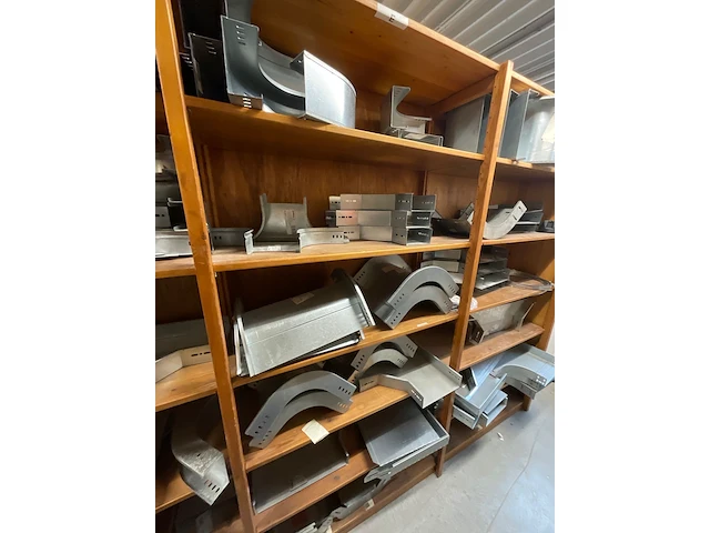 Partij installatiemateriaal (c) - afbeelding 33 van  43