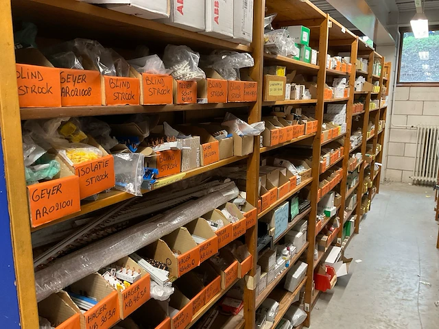Partij installatiemateriaal (c) - afbeelding 23 van  43