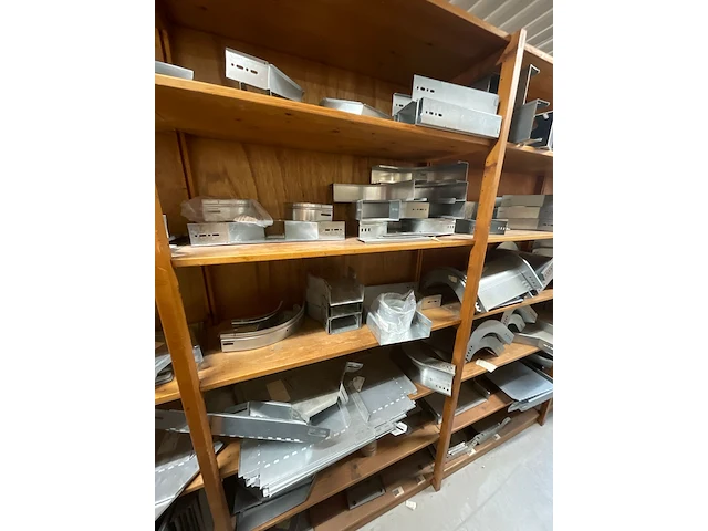 Partij installatiemateriaal (c) - afbeelding 35 van  43