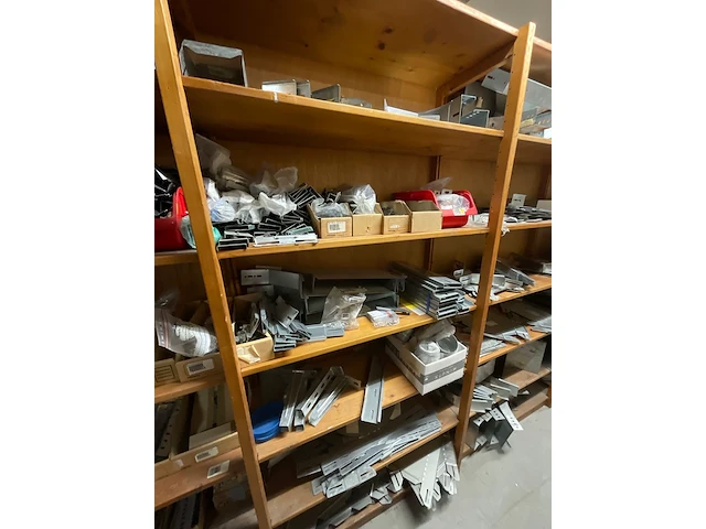 Partij installatiemateriaal (c) - afbeelding 37 van  43