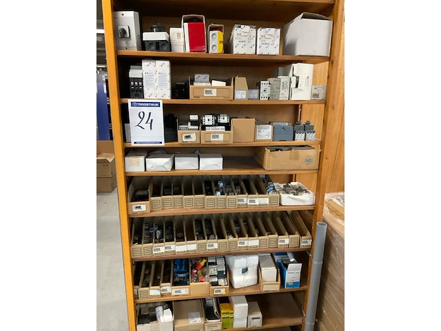 Partij installatiemateriaal (c) - afbeelding 41 van  43