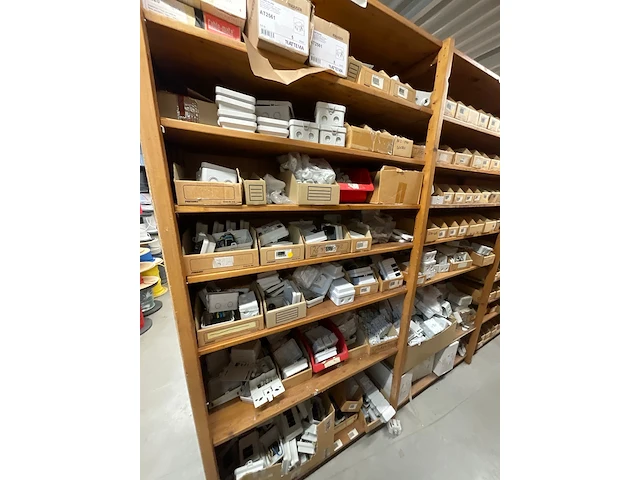 Partij installatiemateriaal (c) - afbeelding 6 van  22