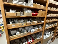Partij installatiemateriaal (c) - afbeelding 6 van  22