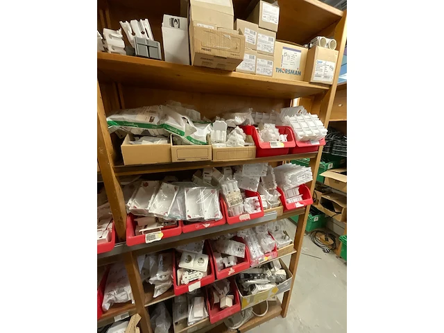 Partij installatiemateriaal (c) - afbeelding 7 van  22
