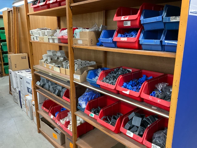 Partij installatiemateriaal (c) - afbeelding 16 van  22