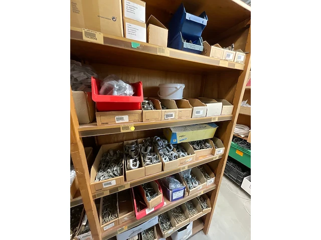 Partij installatiemateriaal (c) - afbeelding 18 van  22