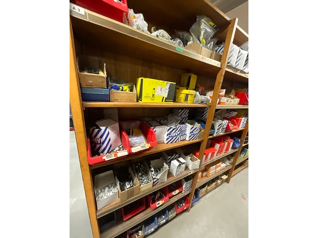 Partij installatiemateriaal (c) - afbeelding 22 van  22
