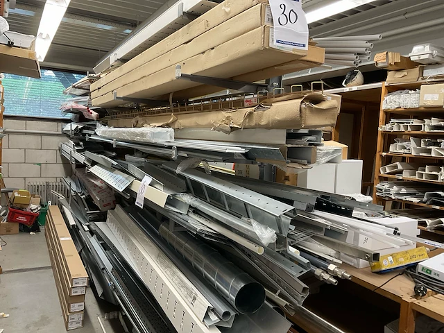 Partij installatiemateriaal (c) - afbeelding 3 van  9