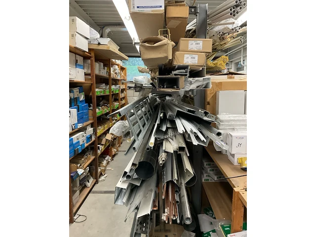 Partij installatiemateriaal (c) - afbeelding 4 van  9