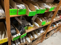 Partij installatiemateriaal (c) - afbeelding 5 van  19