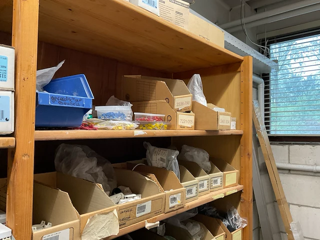 Partij installatiemateriaal (c) - afbeelding 6 van  19