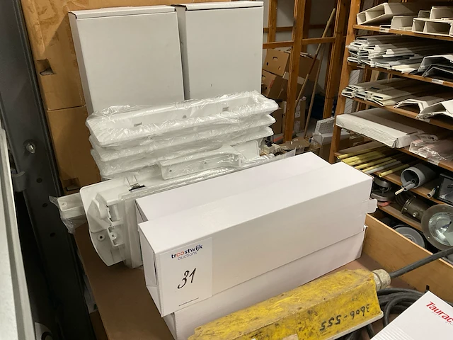 Partij installatiemateriaal (c) - afbeelding 10 van  19