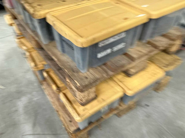 Partij installatiemateriaal, lagers etcetera - afbeelding 6 van  6
