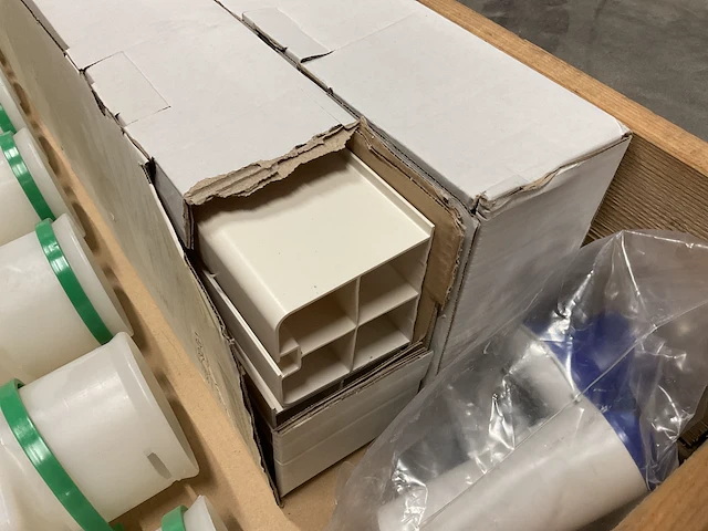 Partij installatiemateriaal - afbeelding 4 van  4