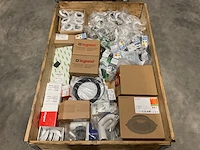 Partij installatiemateriaal - afbeelding 1 van  3