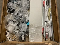 Partij installatiemateriaal - afbeelding 2 van  3