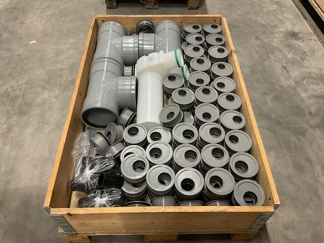 Partij installatiemateriaal - afbeelding 1 van  5