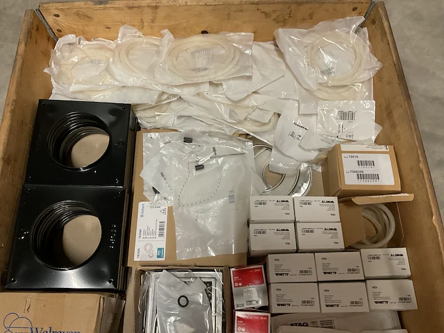 Partij installatiemateriaal - afbeelding 3 van  3