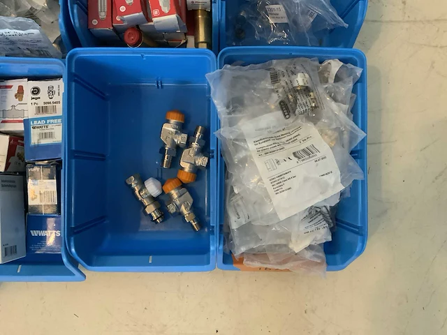 Partij installatiemateriaal - afbeelding 3 van  10