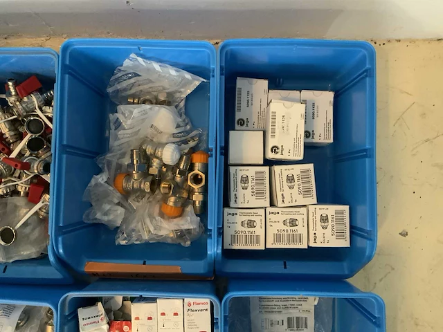 Partij installatiemateriaal - afbeelding 5 van  10