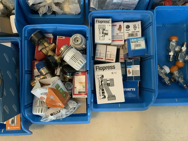 Partij installatiemateriaal - afbeelding 6 van  10