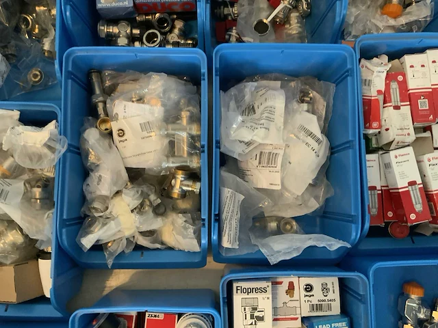 Partij installatiemateriaal - afbeelding 7 van  10