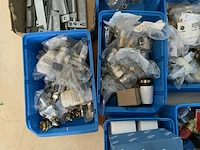 Partij installatiemateriaal - afbeelding 10 van  10