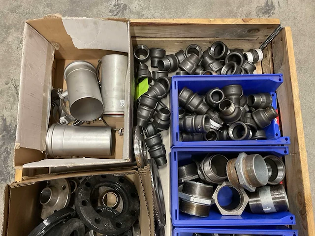 Partij installatiemateriaal - afbeelding 4 van  4
