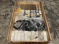 Partij installatiemateriaal - afbeelding 1 van  8