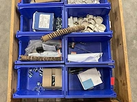 Partij installatiemateriaal - afbeelding 2 van  3