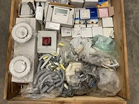 Partij installatiemateriaal - afbeelding 2 van  3